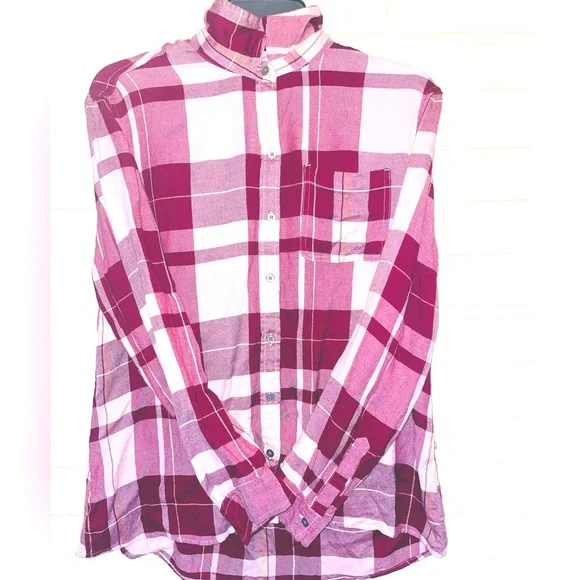 True Craft button up plaid women's shirt- Size Medium - Picture 2 of 3